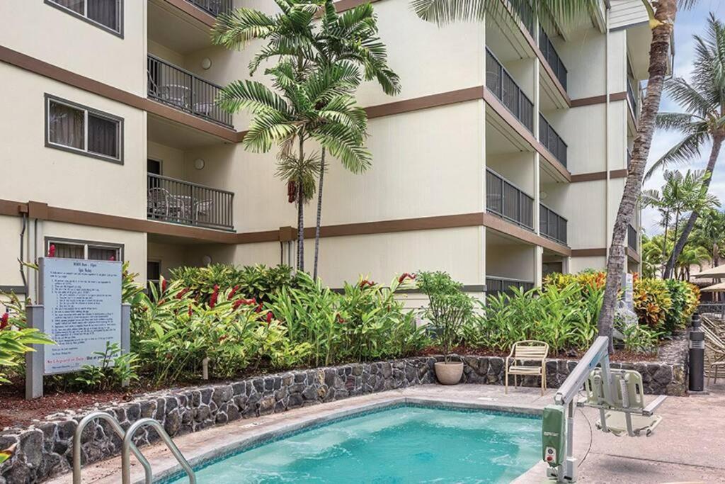 Beautiful 2 Bedroom Condo @ Kona! Kailua Kültér fotó