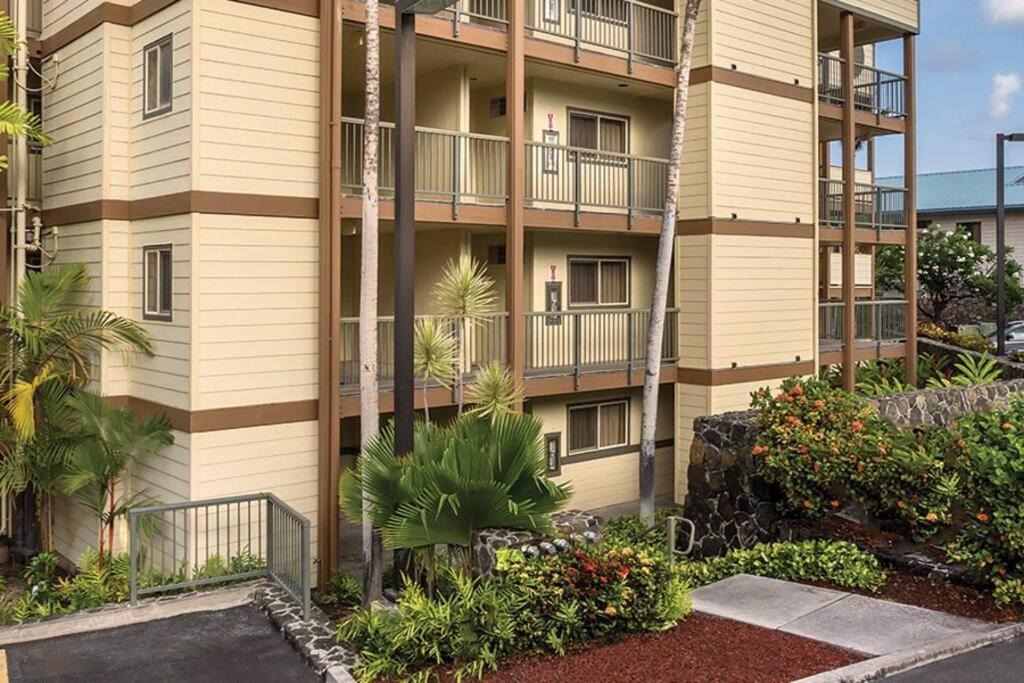 Beautiful 2 Bedroom Condo @ Kona! Kailua Kültér fotó