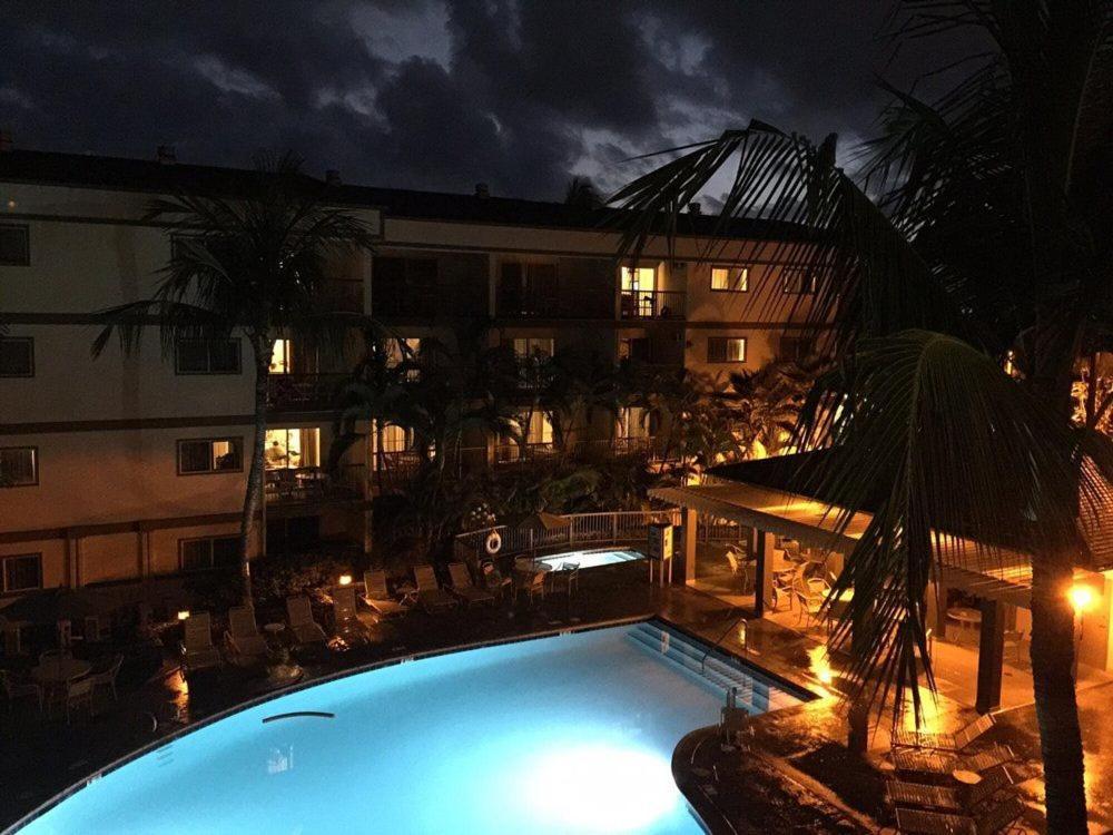 Beautiful 2 Bedroom Condo @ Kona! Kailua Kültér fotó