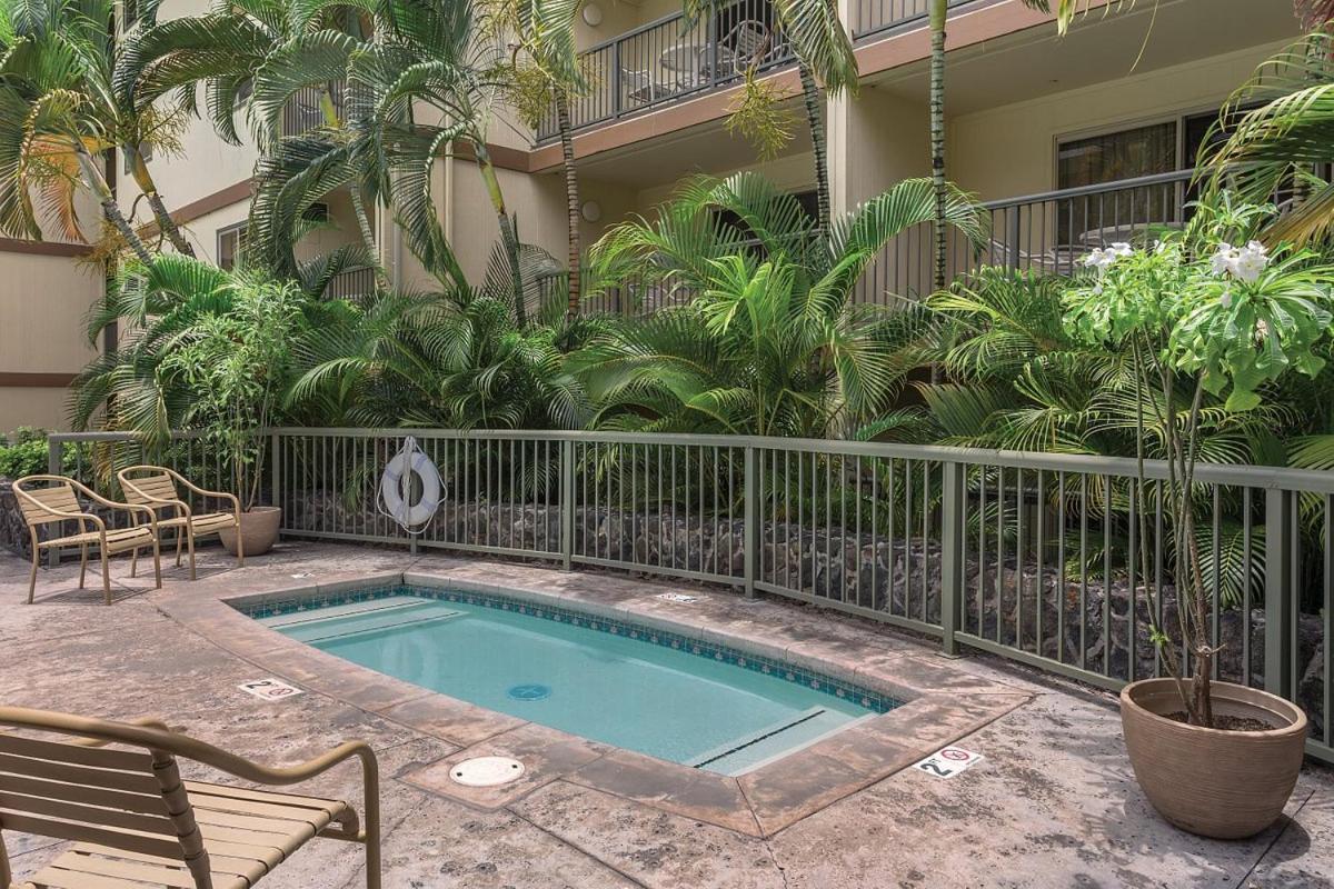 Beautiful 2 Bedroom Condo @ Kona! Kailua Kültér fotó